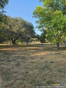 126, 128, 130, 132 W. Hampton Drive