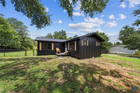 13830 Woodland Point Loop