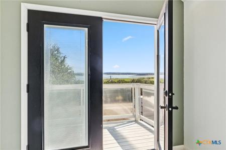 1711 Lake Bluff