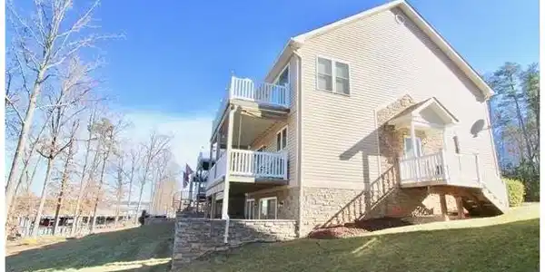 328 Lake Front Dr