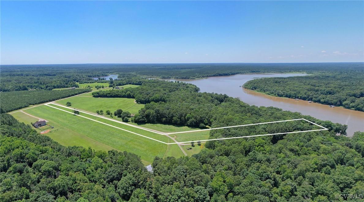 Image 1: Lakefront lot on Lake Chesdin, 7.5 acres