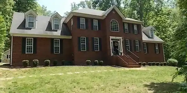 81 Holly Ct