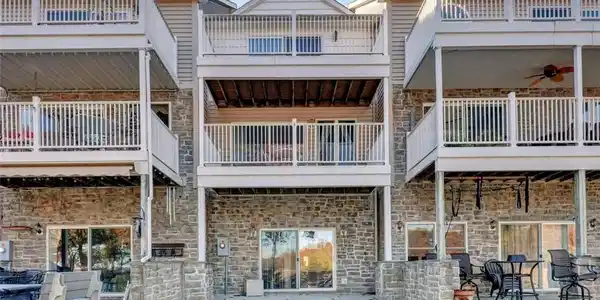 292 Lake Front Dr