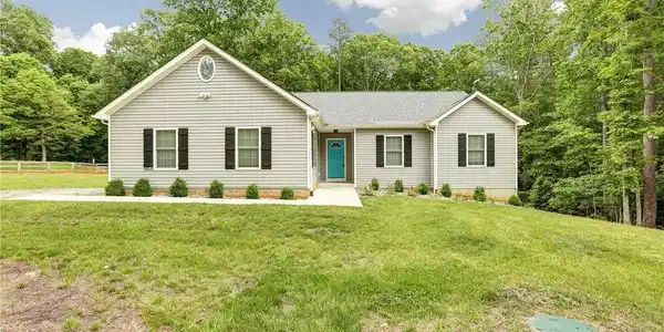 5515 Wyndemere Circle