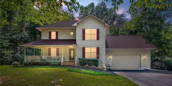 54 Lakeway Road