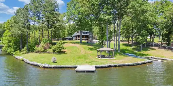 6211 Stubbs Bridge Road