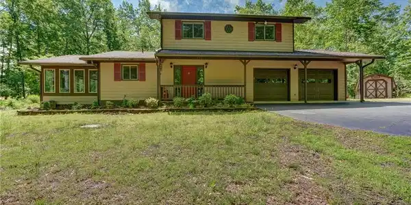 120 Lakewood Circle