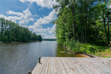800 Lake Caroline Drive