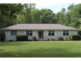50 Hickory Ln