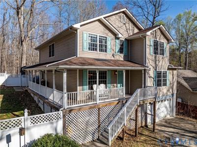 2102 N LAKESHORE Drive