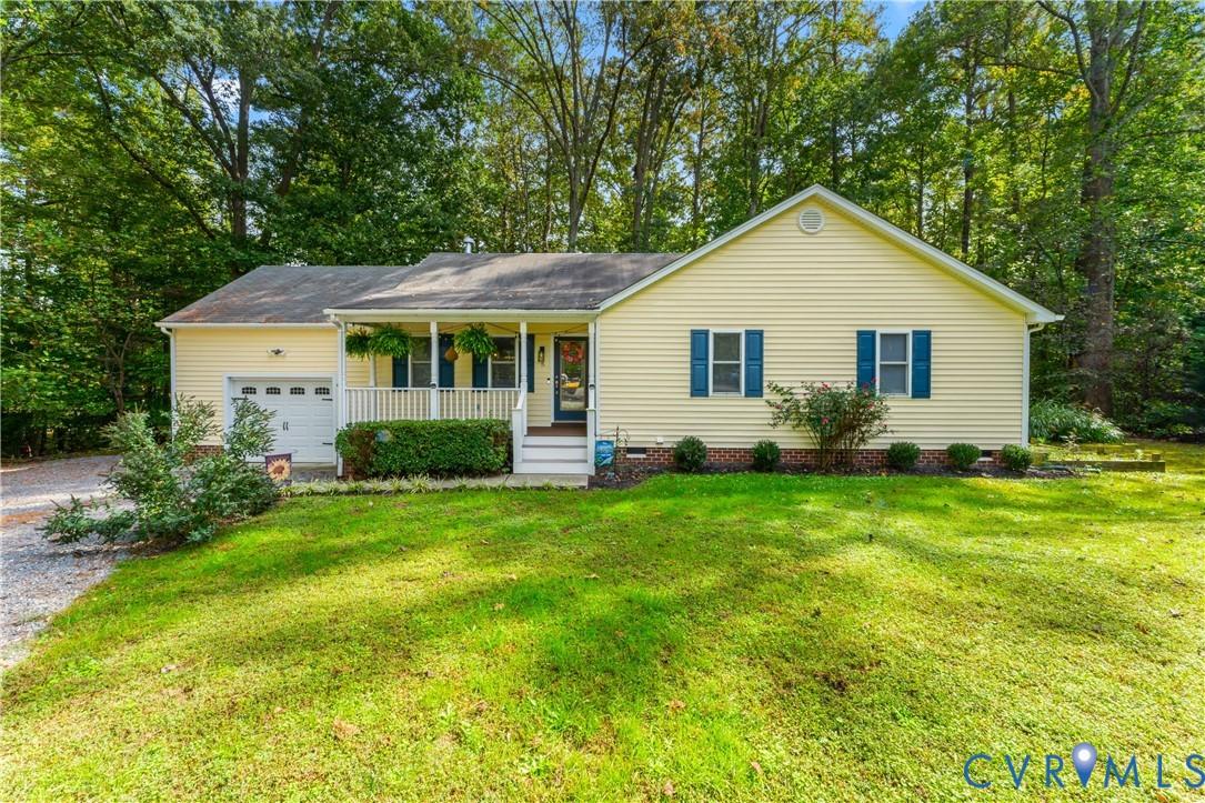 Image 1: 5 Monroe Cv Ruther Glen VA 22456