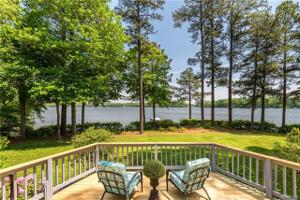 13702 W Bay Pl