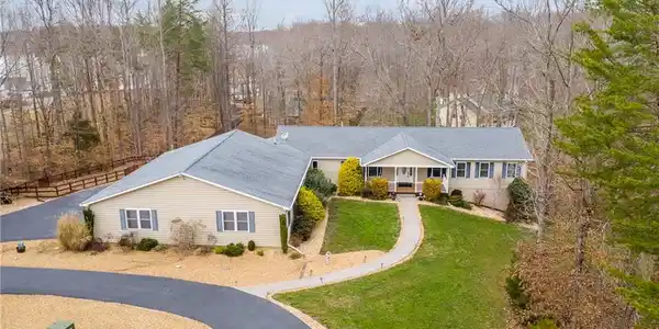 38 Rose Circle