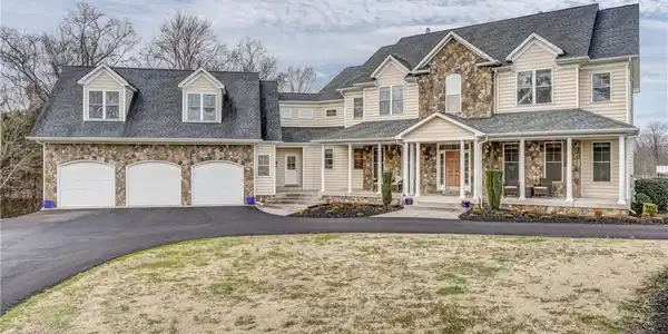 11 Woolfolk Drive