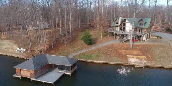 285 Lakewood Landing Drive