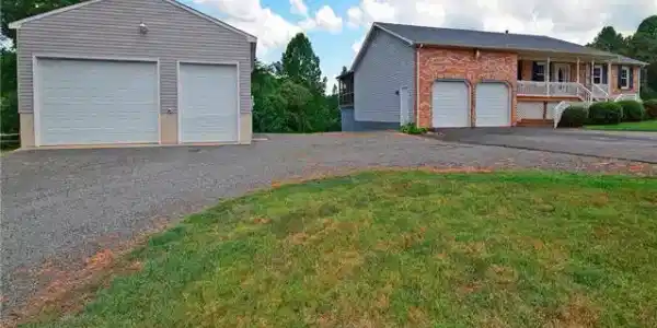 6121 Eds Rd