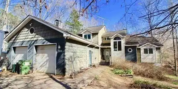 6300 Bobs Rd