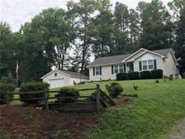 513 Lake Caroline Dr
