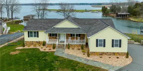 214 Pleasants View Point