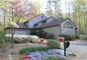3700 Commodore Point Cir