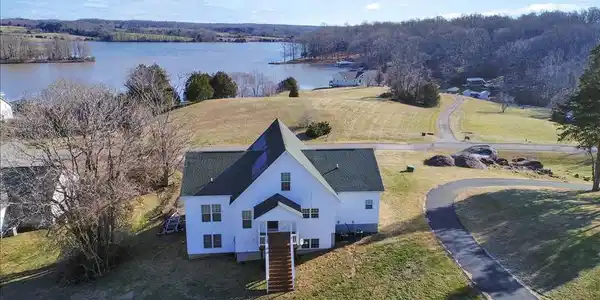 150 Stonewall Ct