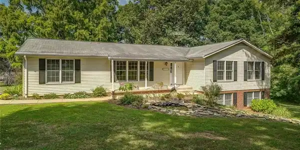 205 Mountain View