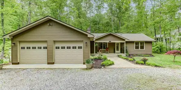 204 Lakewood Drive