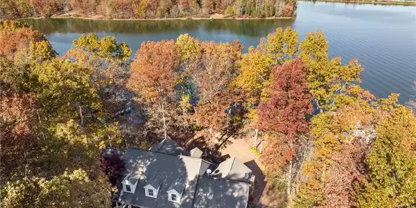 8 Grandview Drive