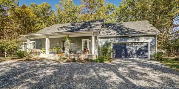 648 Traveller Street