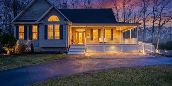25 Tara Woods Drive