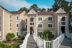 208 Water Pointe Ct
