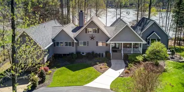 120 Michaels Lane