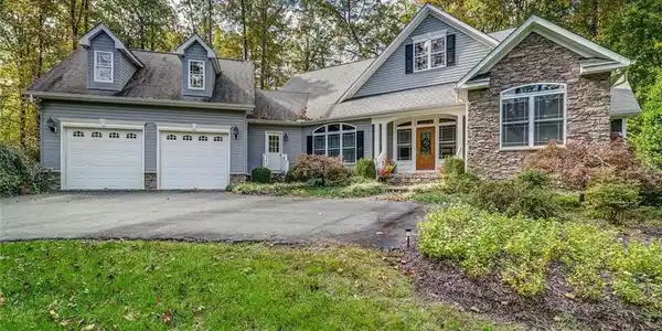1360 Lake Forest Drive