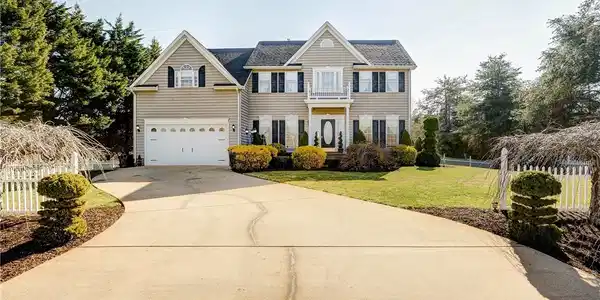 6207 Bryn Lane