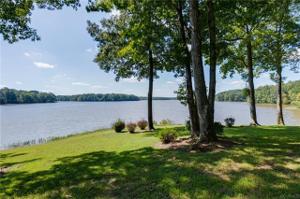 20238 Oak River Ct