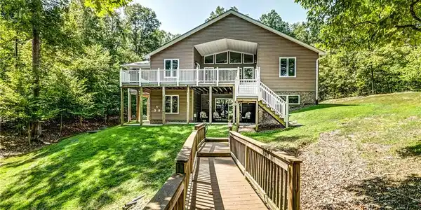 2643 Hensley Rd