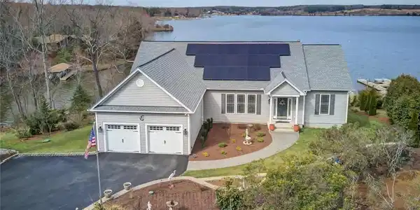 5509 Waters Edge
