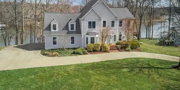15505 Chestnut Tree Court
