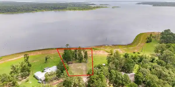 Image 3: Cleared property ready for homesite