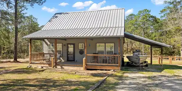 585 Pinehurst Drive