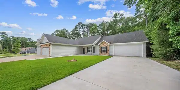 138 Breezeway Drive