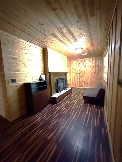 Image 2: Living area