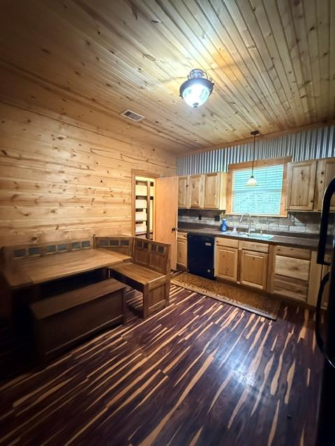 Image 4: Kitchen2
