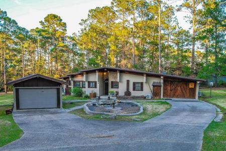 1213 Lakeshore Drive