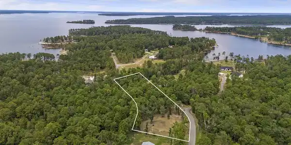 Image 3: Additional View