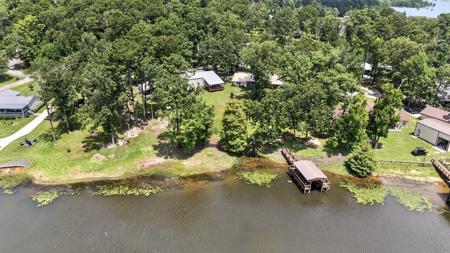1818 Lakeshore Drive