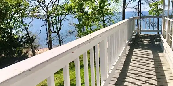 Image 3: Side Walk Way to Deck