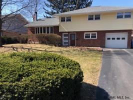 172 DAVIS AV