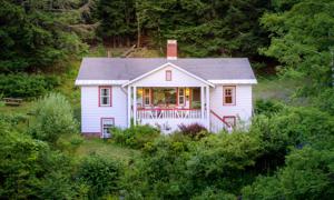 8713 LAKESHORE DR