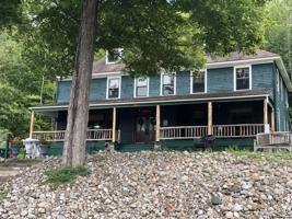 302 E SHORE DR